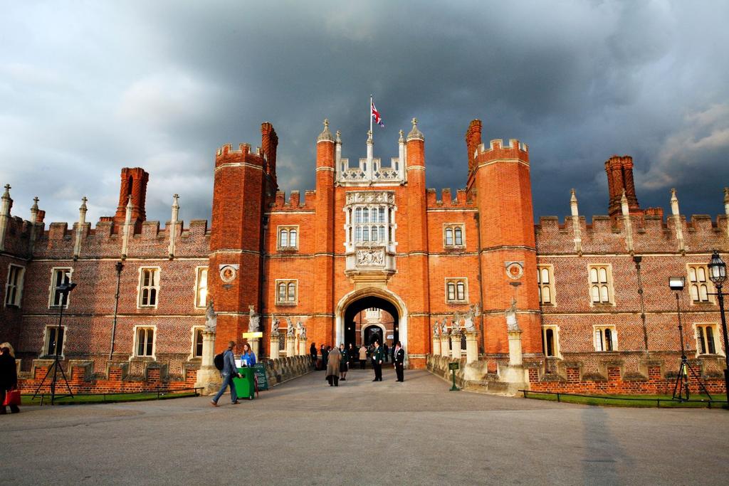 Hampton court, anne boleyn 