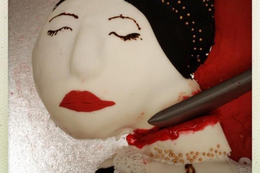 anne boleyn, birthday cake