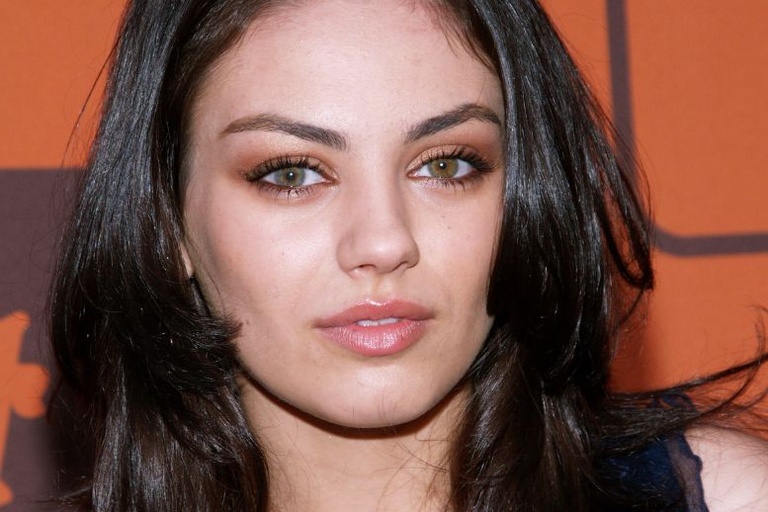 mila kunis eyes heterochromia