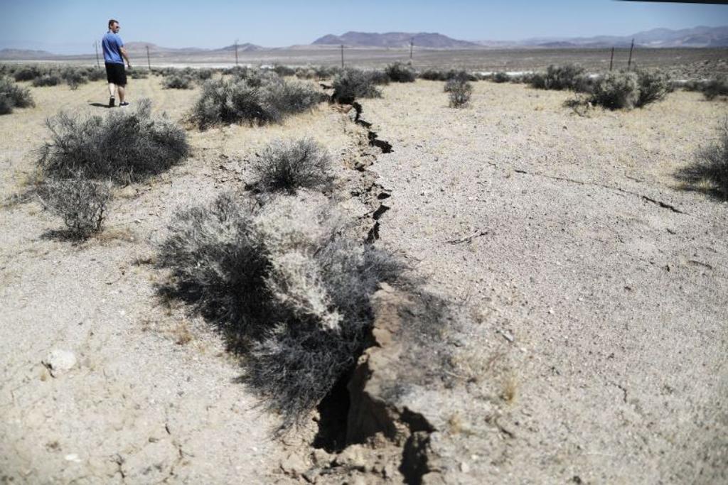 earthquakes California west coast