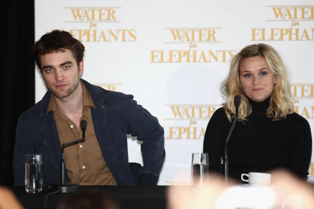 pattinson witherspoon water elephants