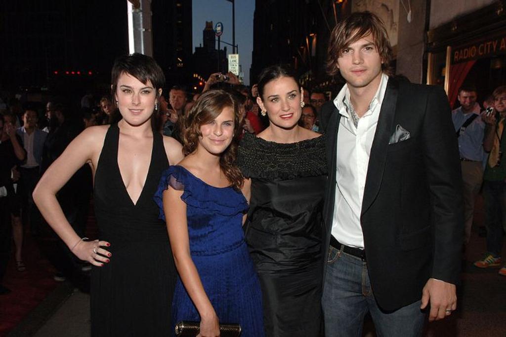 Ashton Kutcher Demi Moore Children